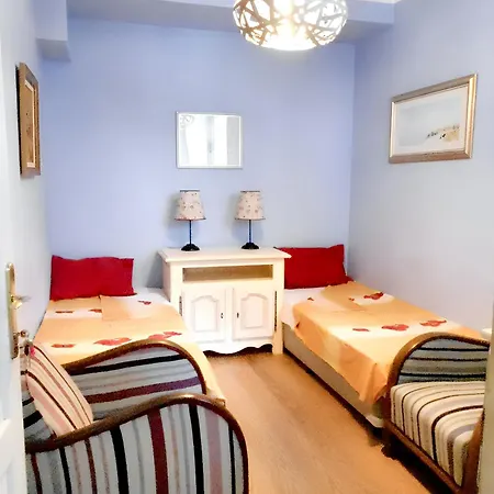 Spacious House In With Garden Ferienhaus Sofia